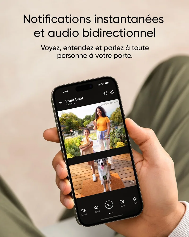 Un smartphone qui affiche l'application Eufy avec la vue de la sonnette et ses notifications